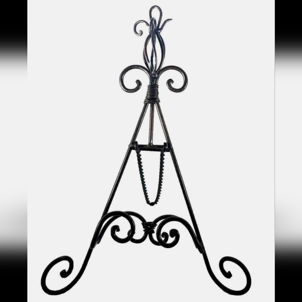 Elegant Black Metal Easel Stand